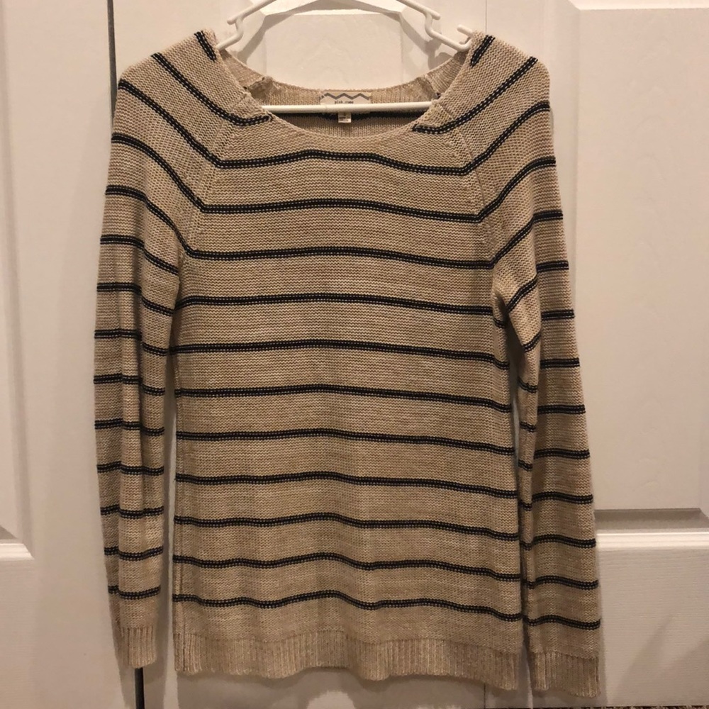 Cream - Pink Rose brand sweater - Picture 3 of 3